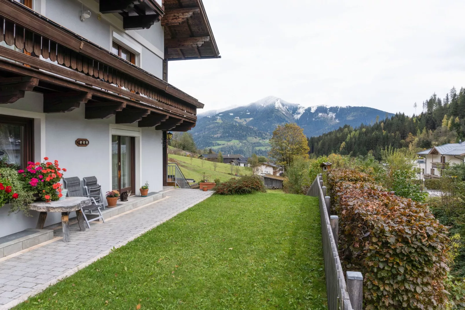 Appartement Schmittenhöhe-Buitenkant zomer