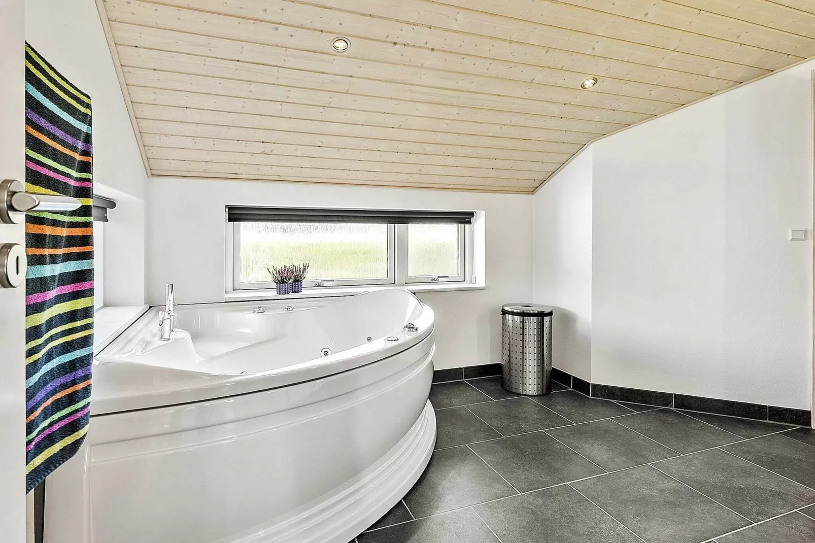 Luxe toevluchtsoord in oster Hurup-By Traum-Spa