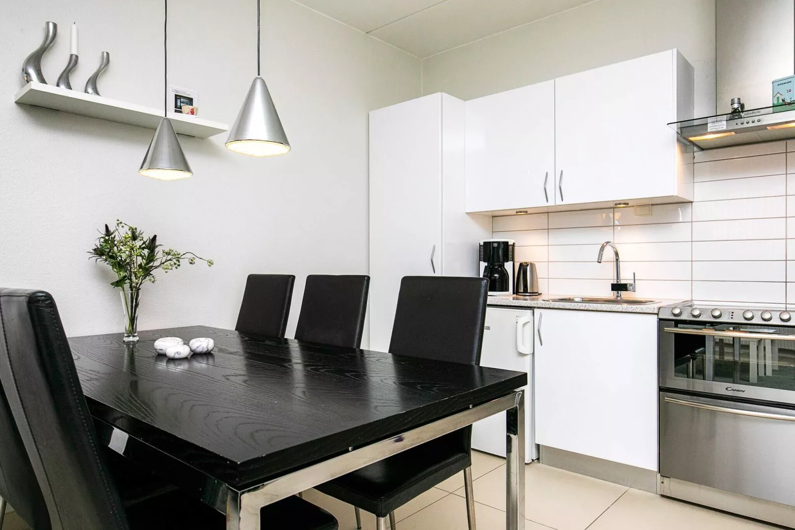 2 room,ground/1 st floor-Binnen