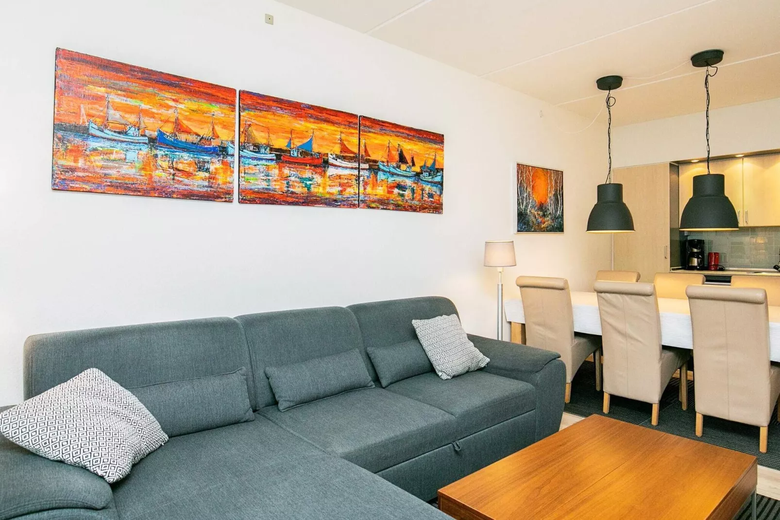 2 room,ground/1 st floor-Binnen