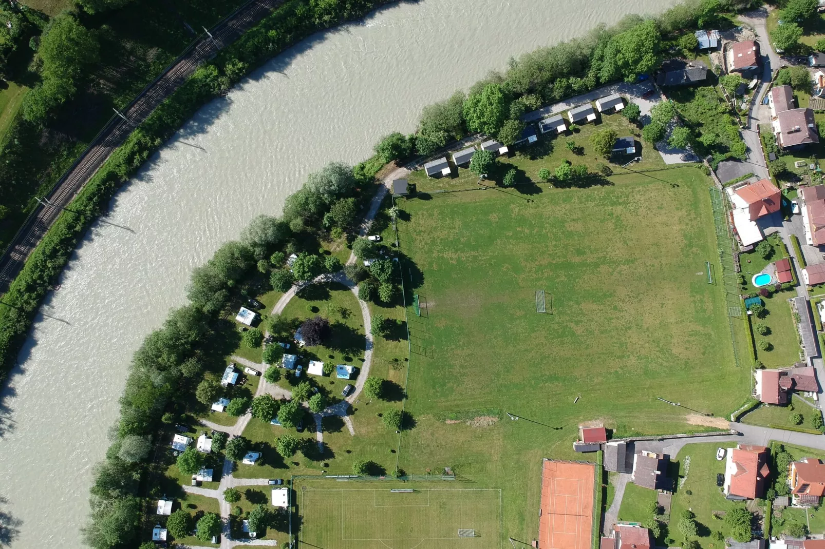 Mobile Home Sachsenburg-Tuinen zomer