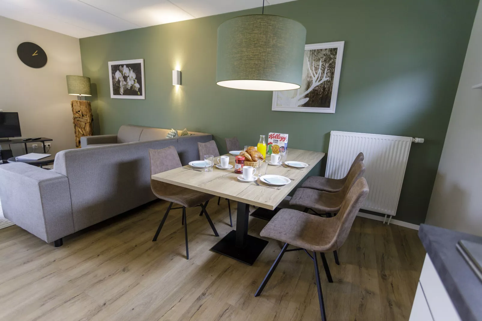 Resort Eifeler Tor 8-Eetkamer