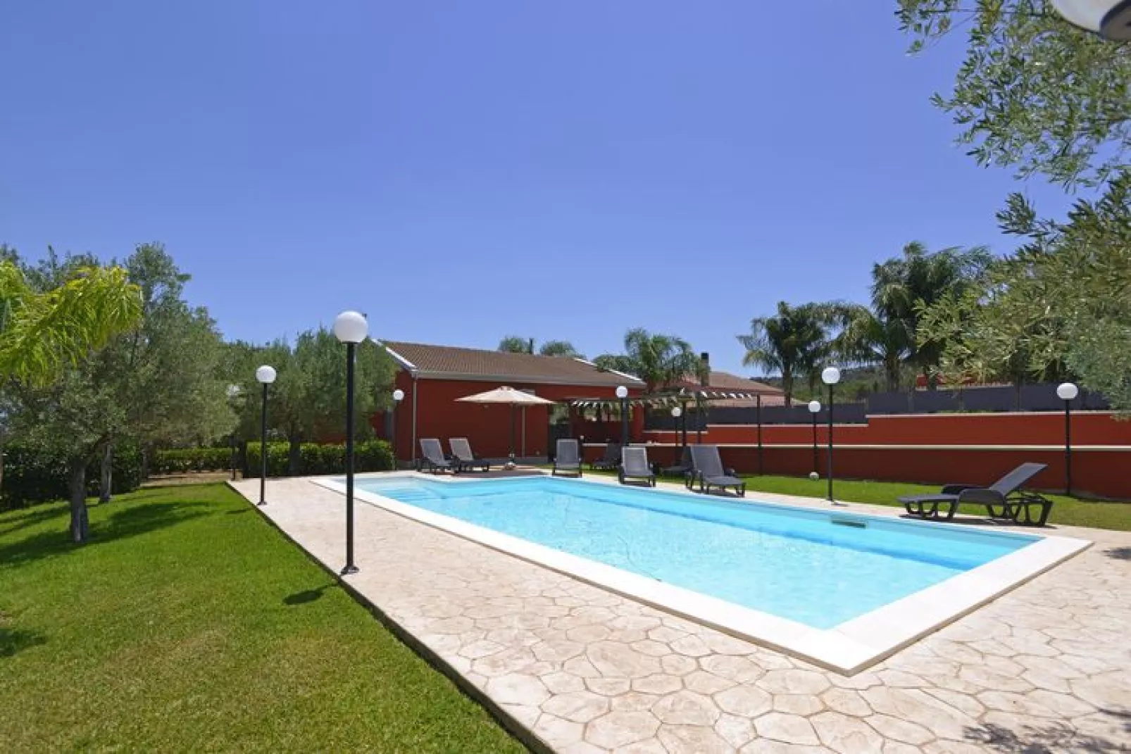 Holiday home Floridia-Villa Lucia mit Privatpool