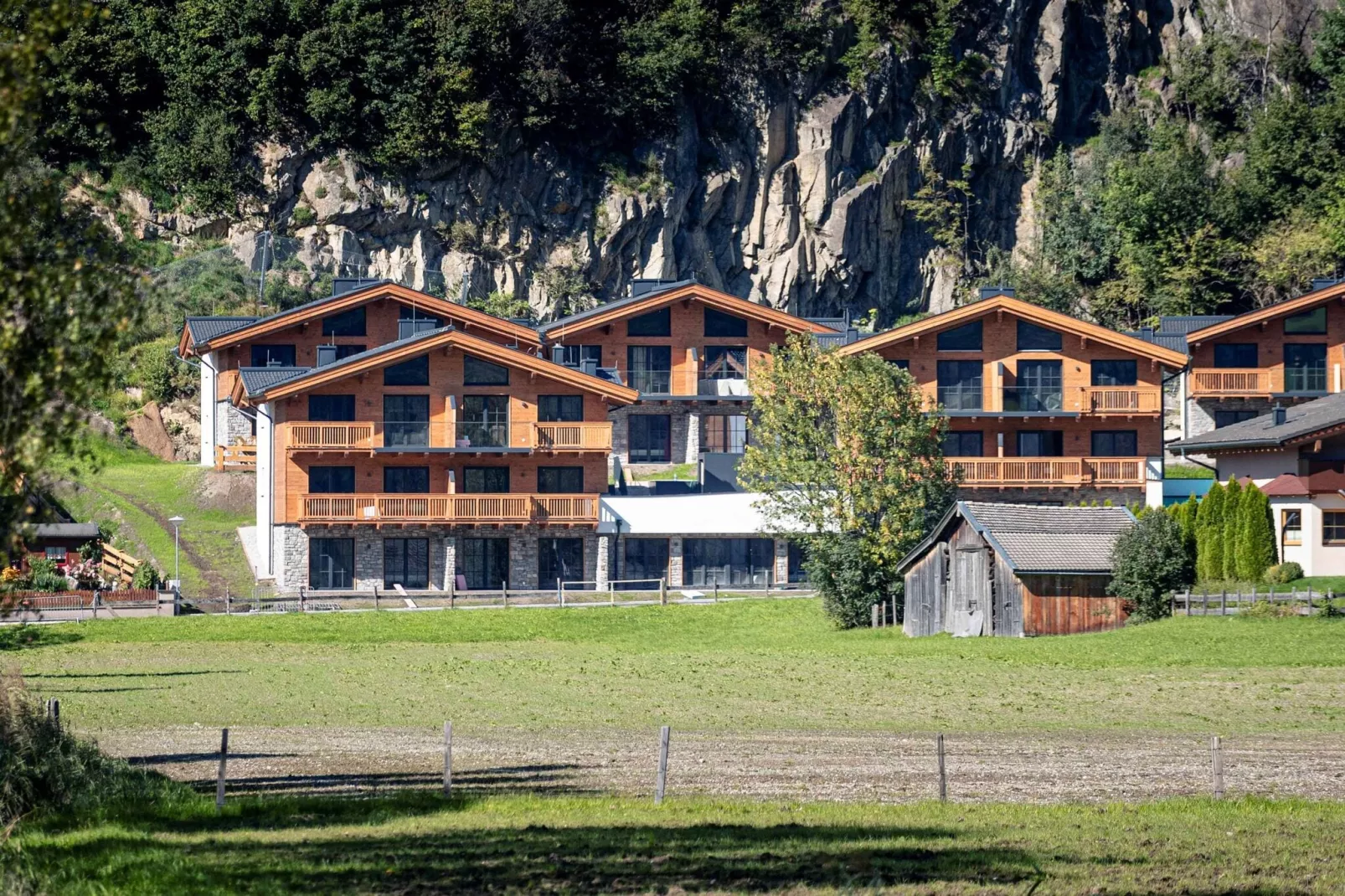 Tauernlodges Uttendorf 1A-Buitenkant zomer