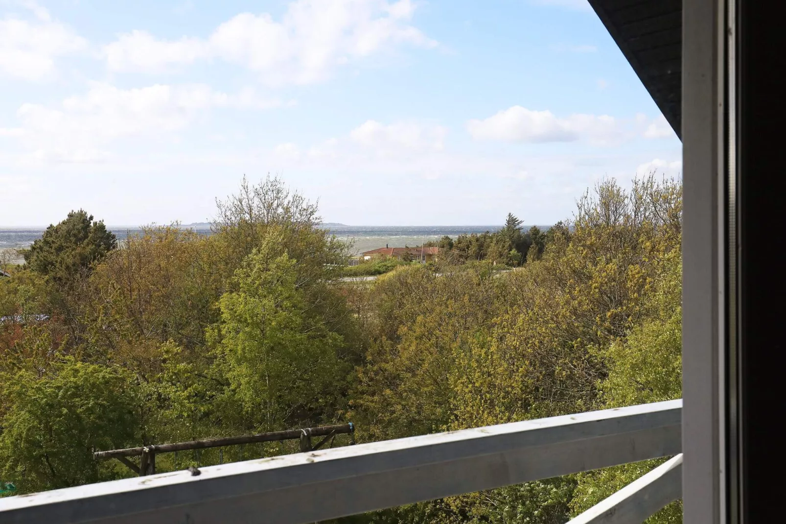 Ruim appartement met bubbelbad in Løgstør-Buitenlucht