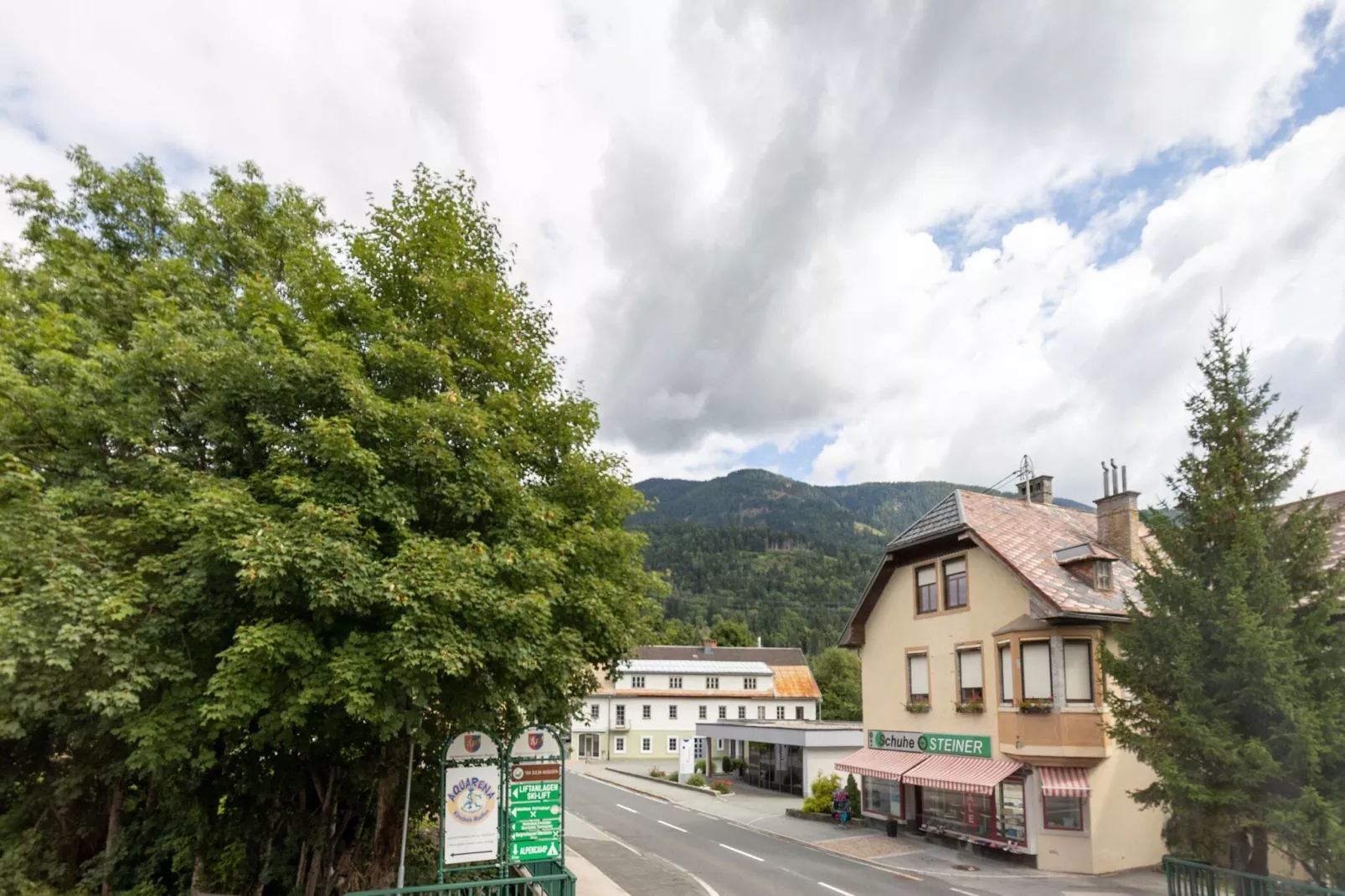 Apartment Süd & Badstraße-Uitzicht zomer