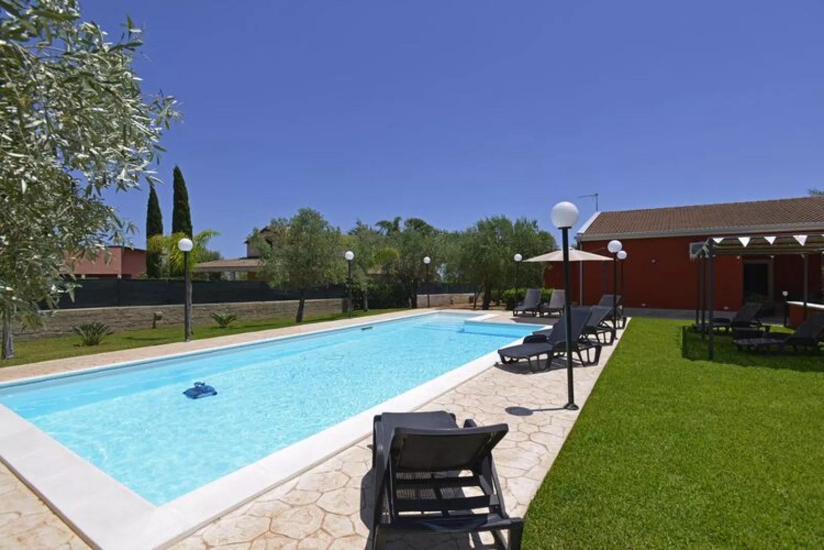 Holiday home Floridia-Villa Lucia mit Privatpool-Zwembad