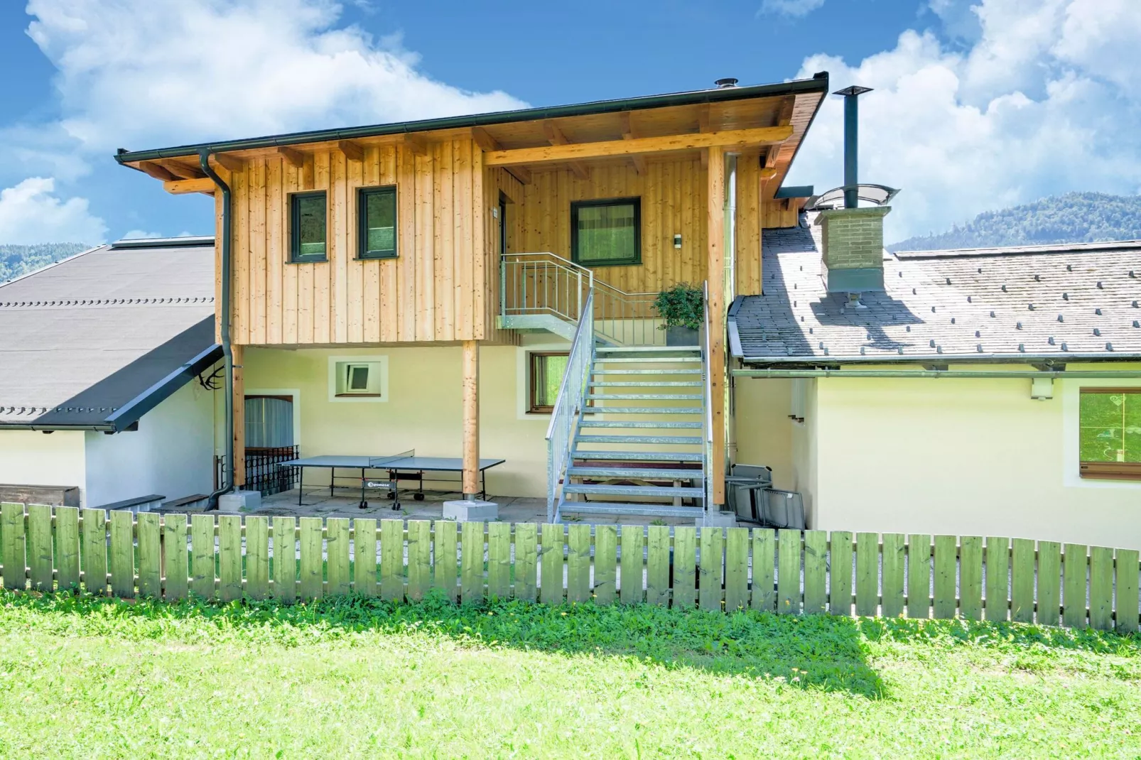 Appartement Weissenseeblick-Buitenkant zomer