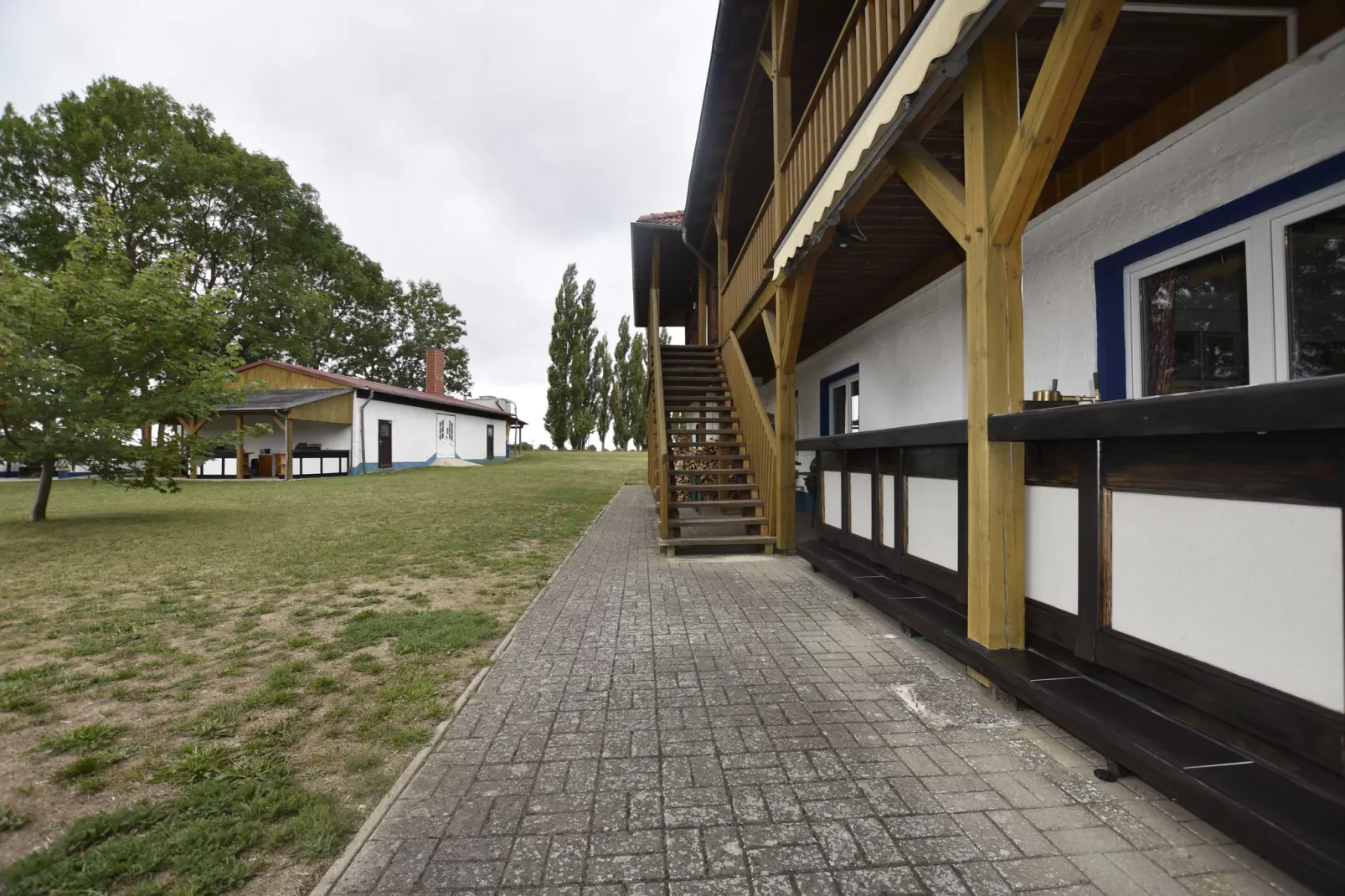 5-Raum-Familienwohnung 5-Buitenkant zomer
