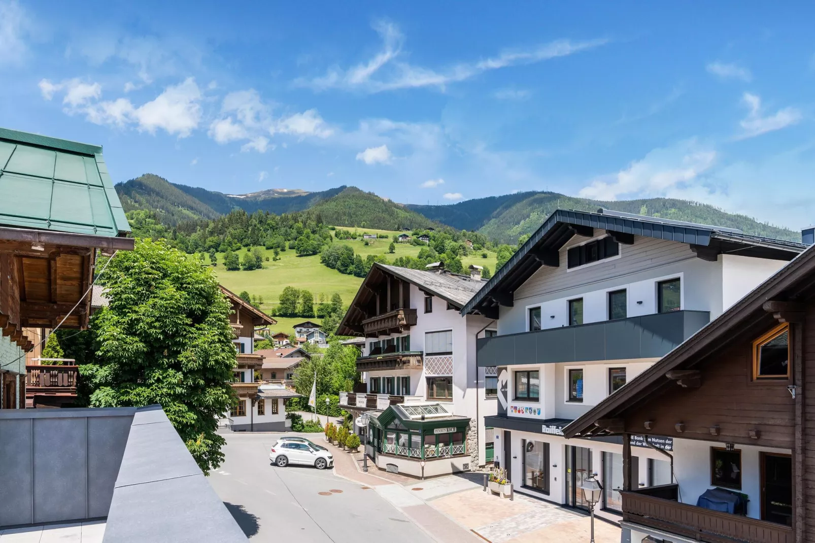 Grosszügiges Charmantes Apartment im Familiendorf - Uttendorf-Uitzicht zomer