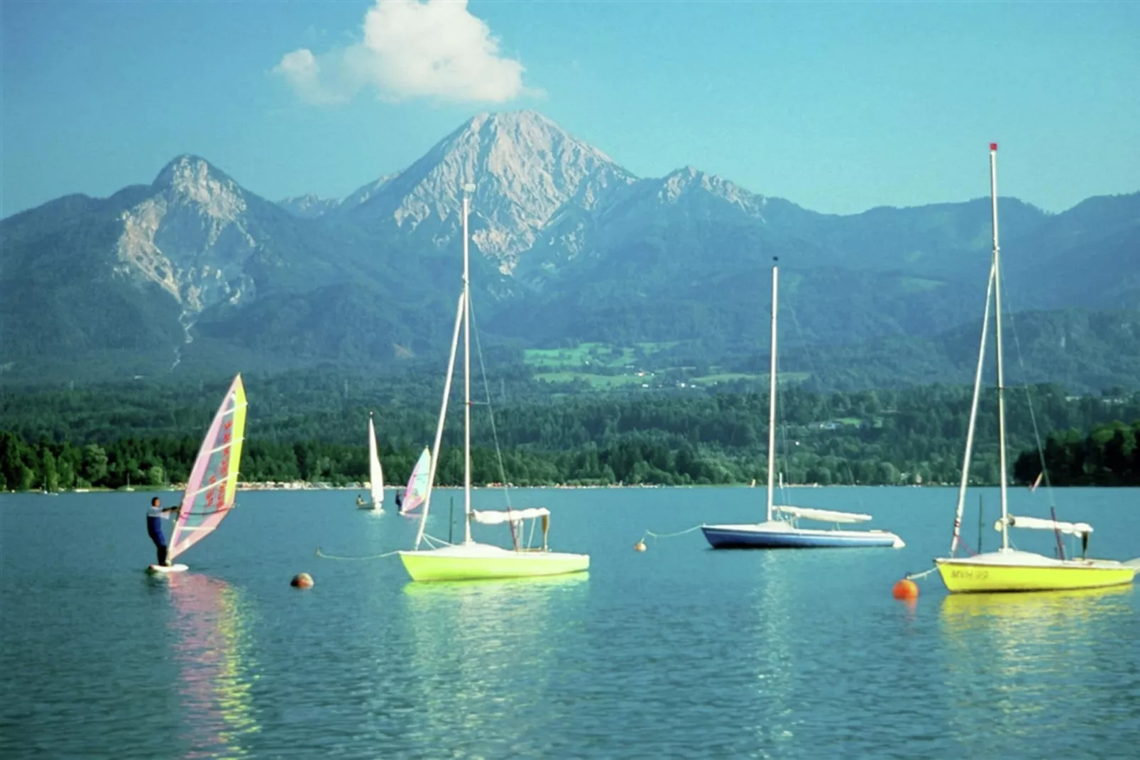 Almhütte im Walde-Gebieden zomer 20km