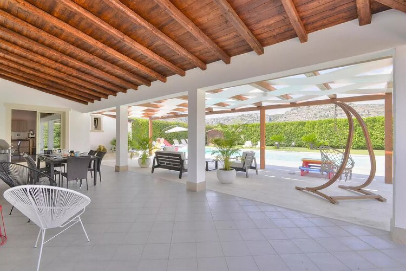 Holiday home Floridia-Villa Monasteri mit Privatpool und privater Tennisplatz-Terras