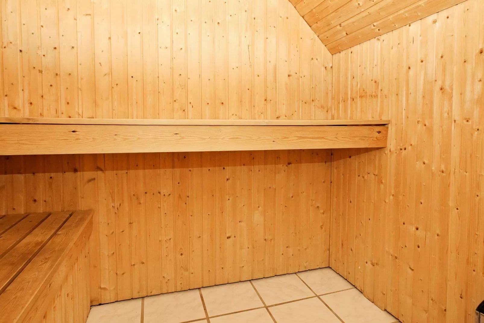 Rietgedekt vakantiehuis in Ulfborg met sauna-Sauna