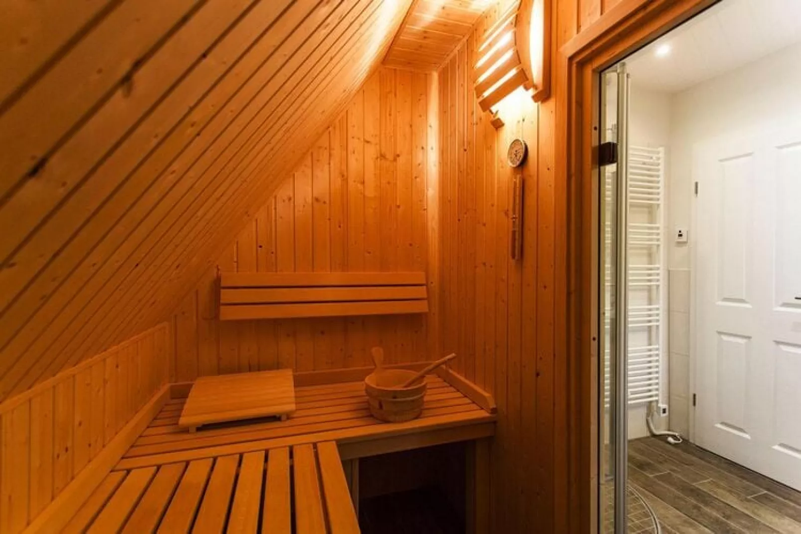 Haubenlerche 40-Sauna