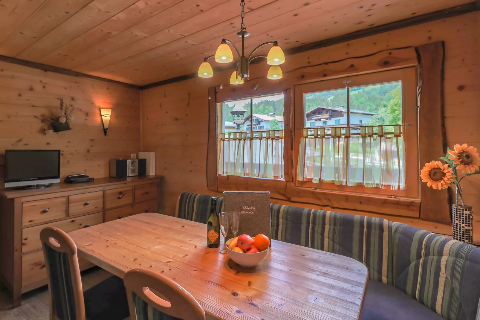 Chalet Mittersill A-Woonkamer