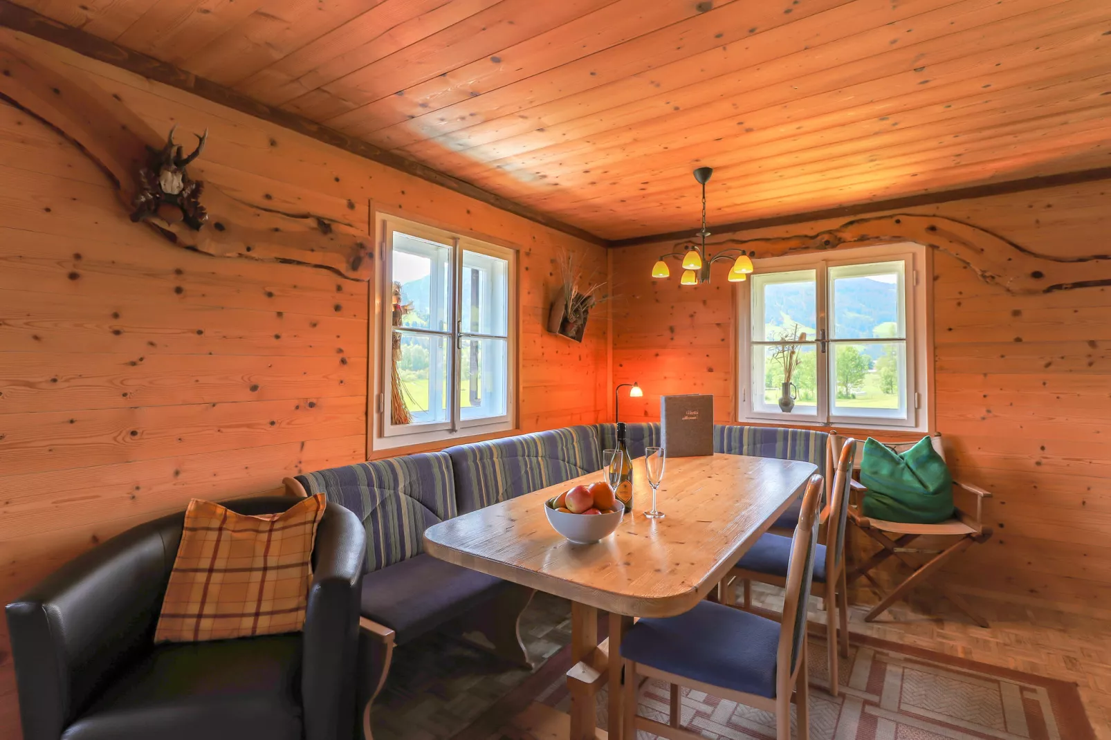 Chalet Mittersill B-Eetkamer