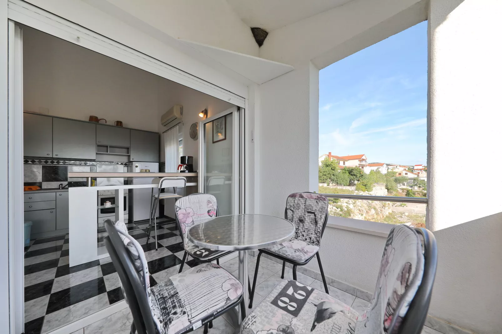 Apartment  Dajana-Terrasbalkon