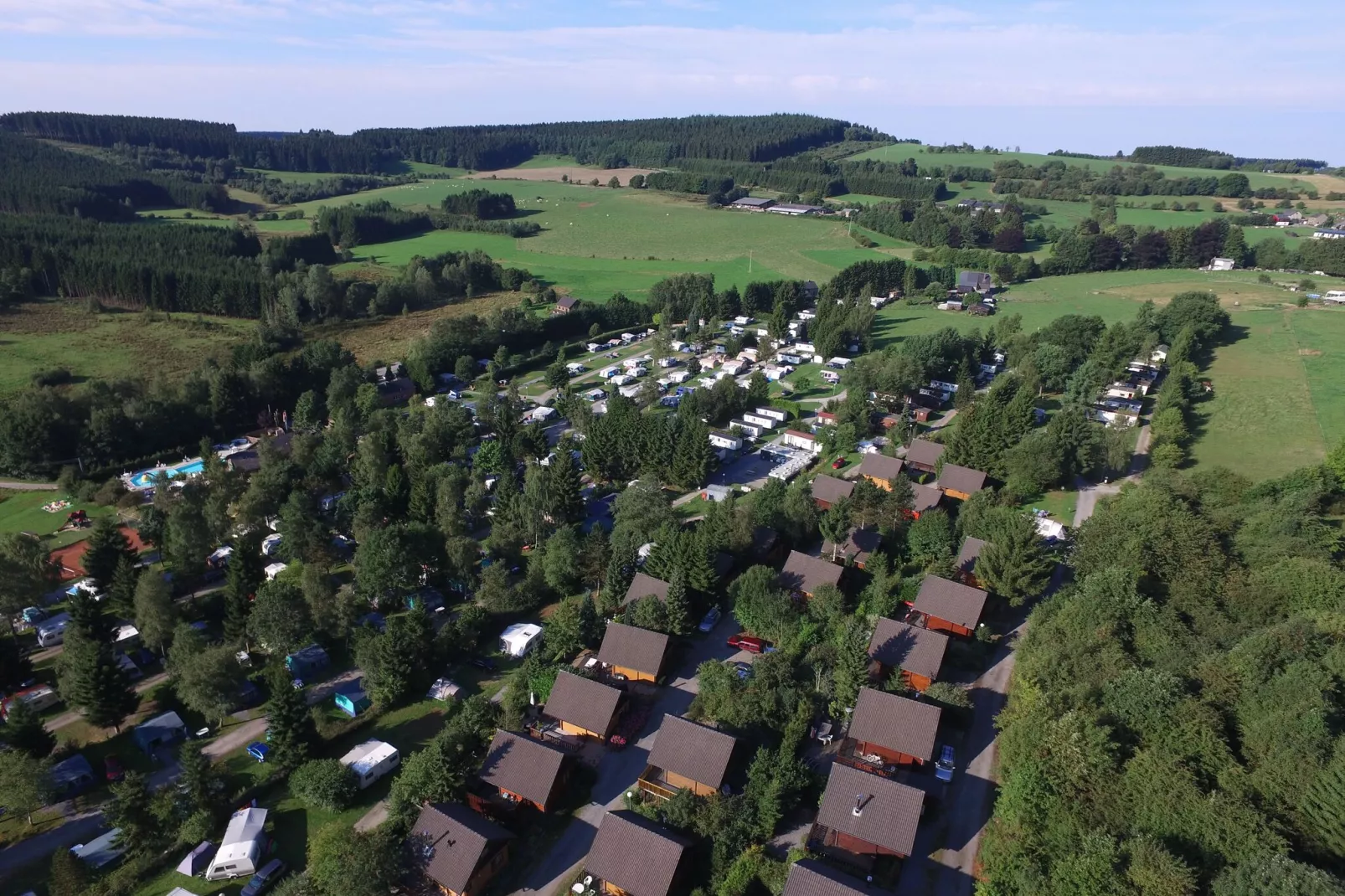 Camping Petite Suisse 5-Buitenkant zomer