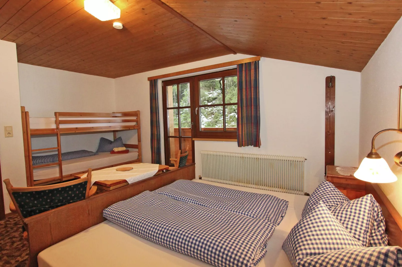 Alpenhaus Lacknerbrunn-Slaapkamer