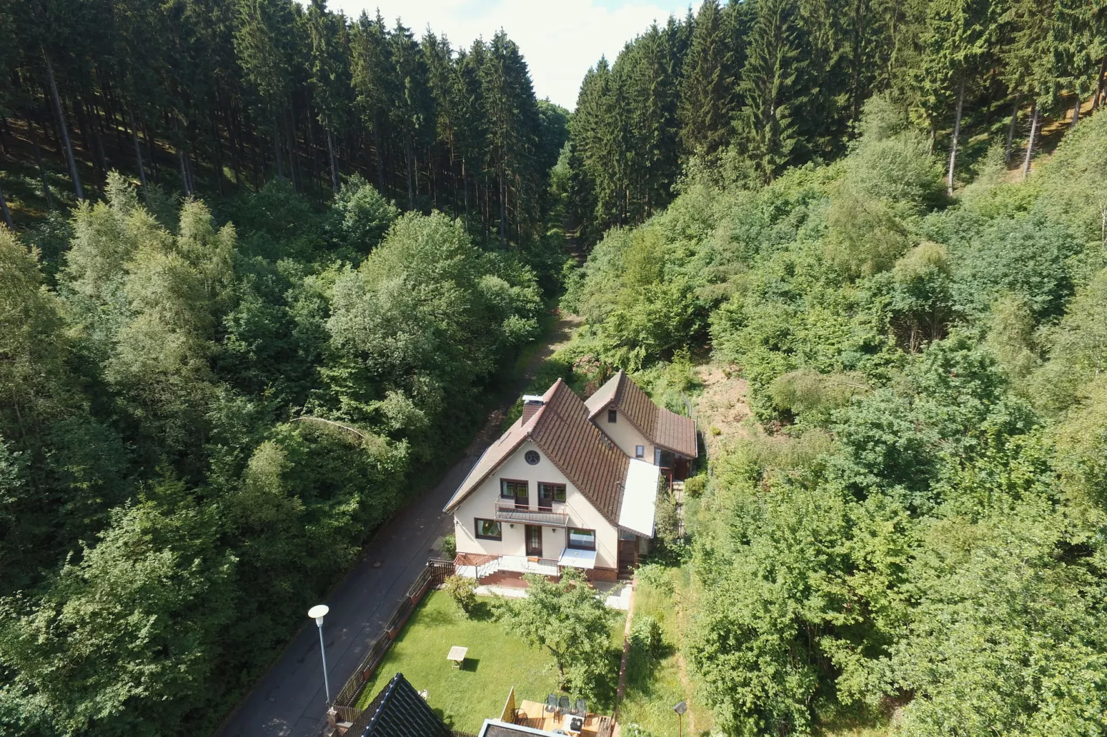 Am Grünen Wald-Buitenkant zomer