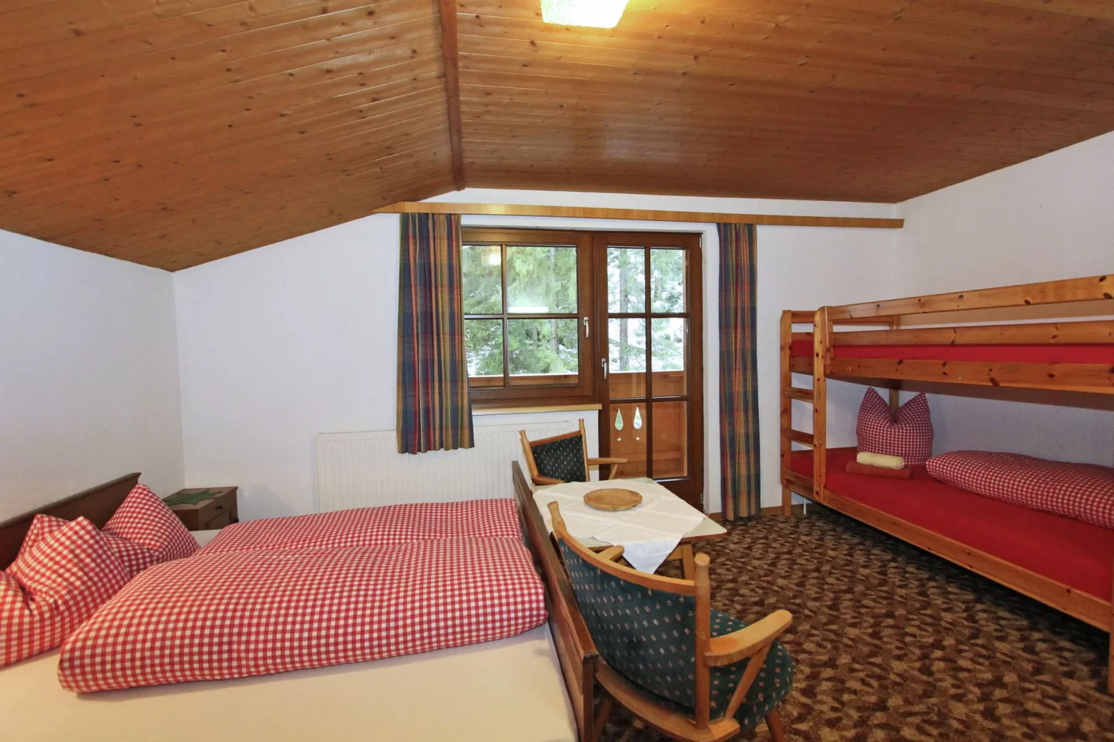 Alpenhaus Lacknerbrunn-Slaapkamer