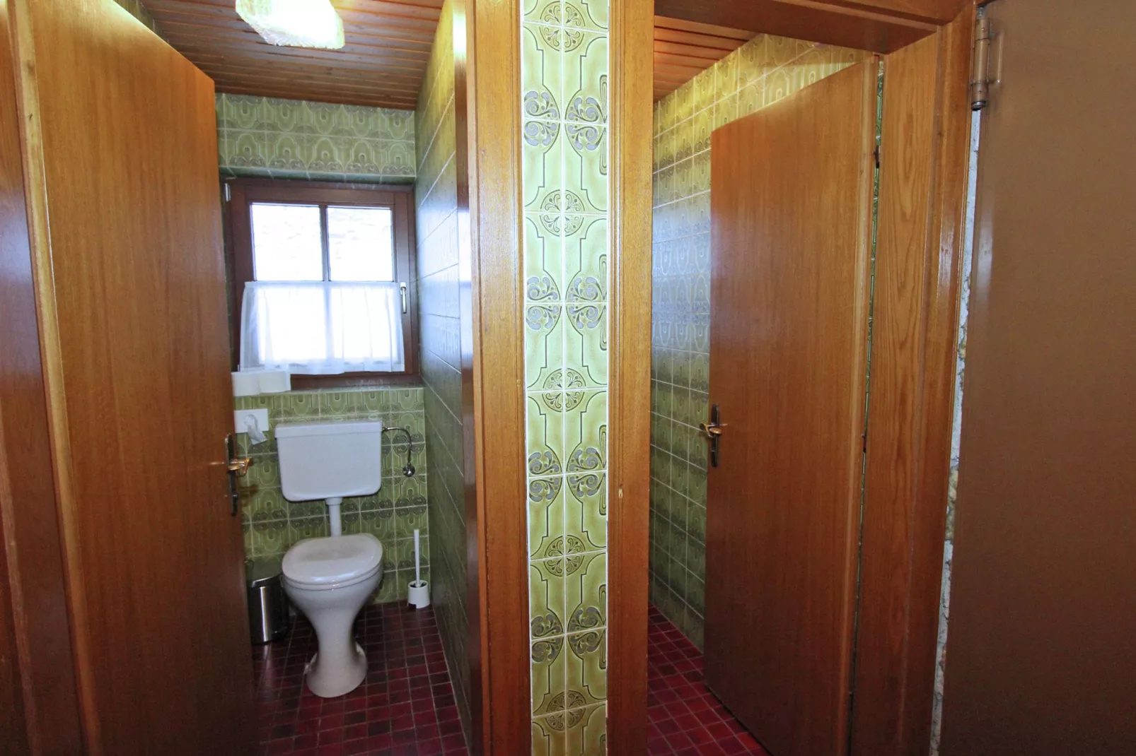 Alpenhaus Lacknerbrunn-Badkamer