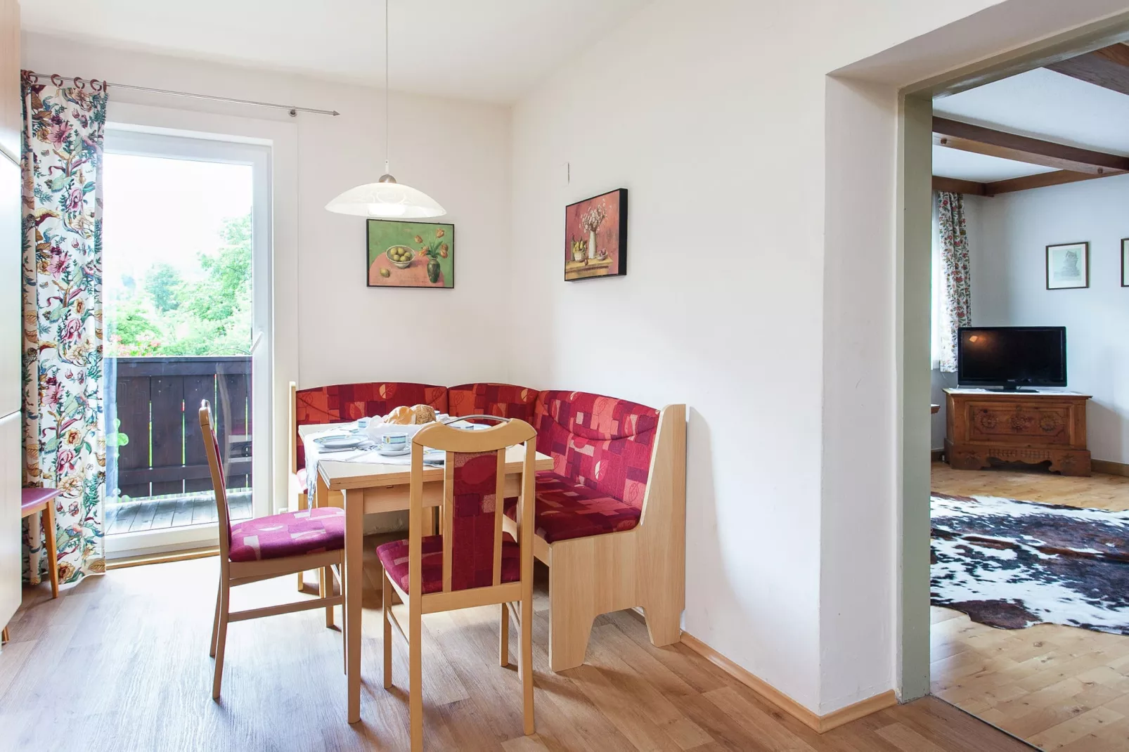Sfeervol appartement in Salzburgerland met balkon - Eetkamer