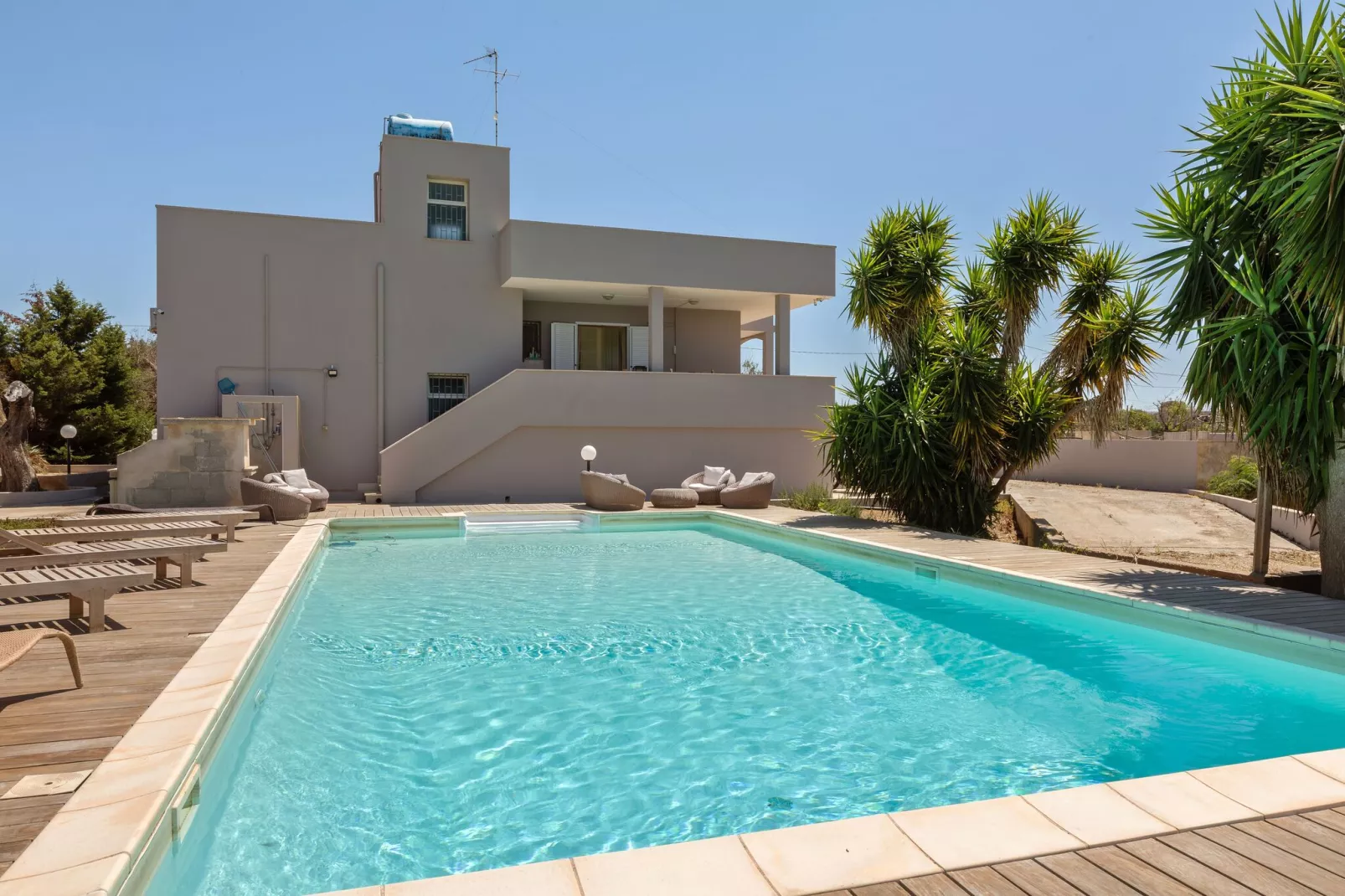 Pool Villa Torre San Giovanni