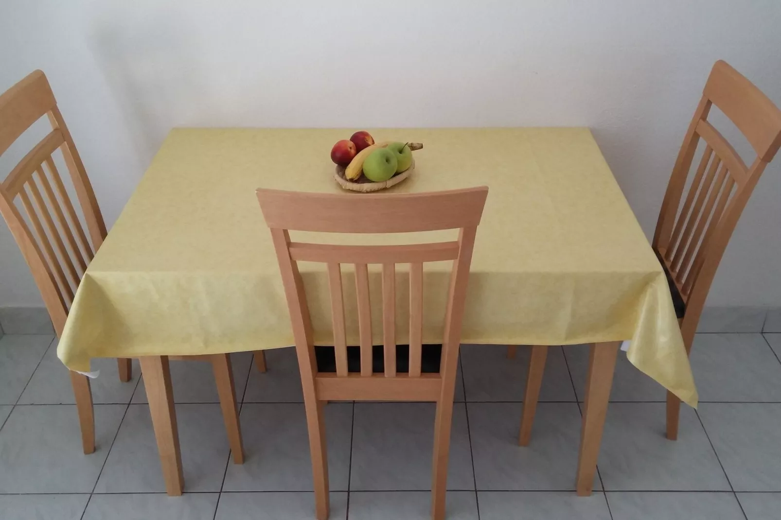 Ruim appartement met terras en een geweldig uitzicht op zee VEW, barbecue in de tuin voor gebruik-Woonkamer