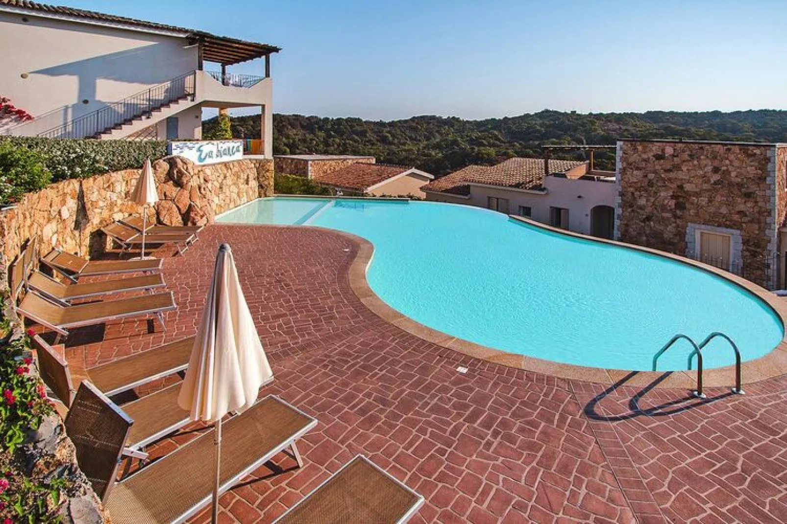 Holiday residence Ea Bianca, Baja Sardinia-Bilo 4-Zwembad