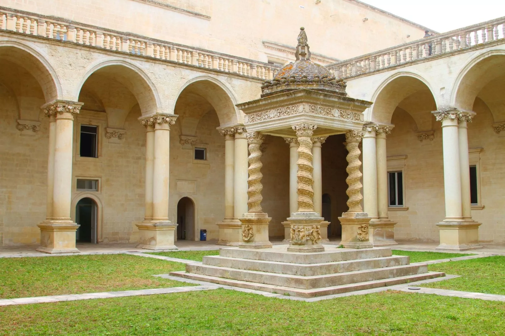 Palazzo Pio-Gebieden zomer 1km
