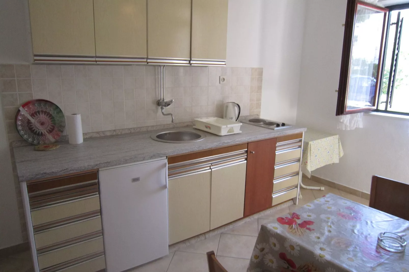 Pittoresk appartement in Pag met zeezicht-Keuken