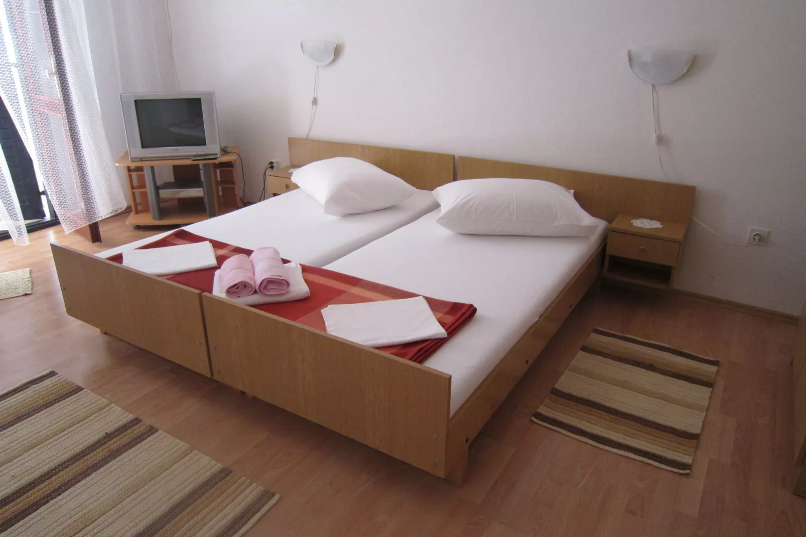 Pittoresk appartement in Pag met zeezicht-Slaapkamer