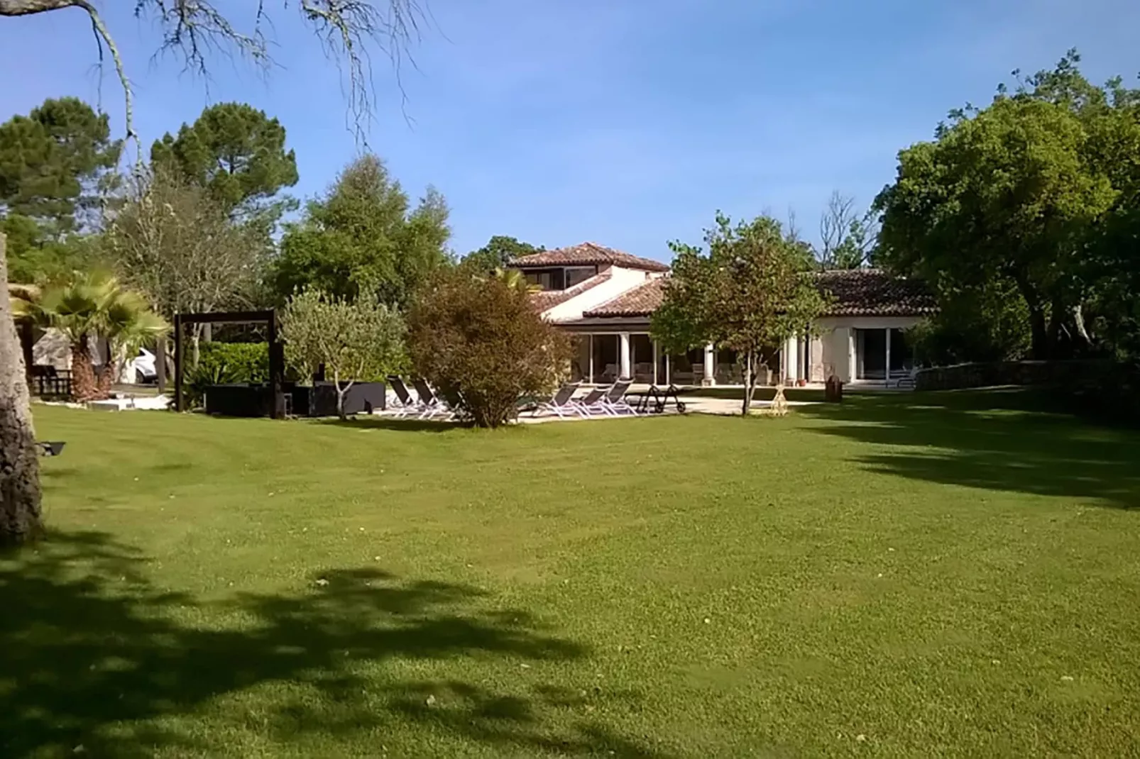 Villa Le Muy-Tuinen zomer