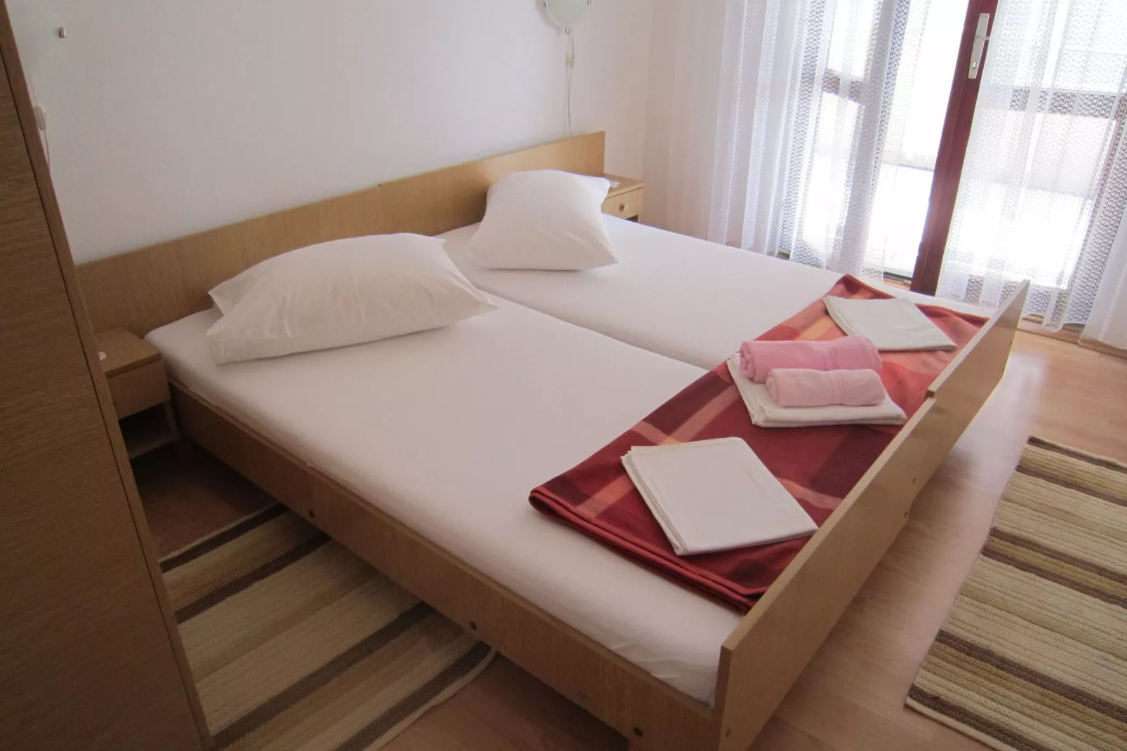 Pittoresk appartement in Pag met zeezicht-Slaapkamer