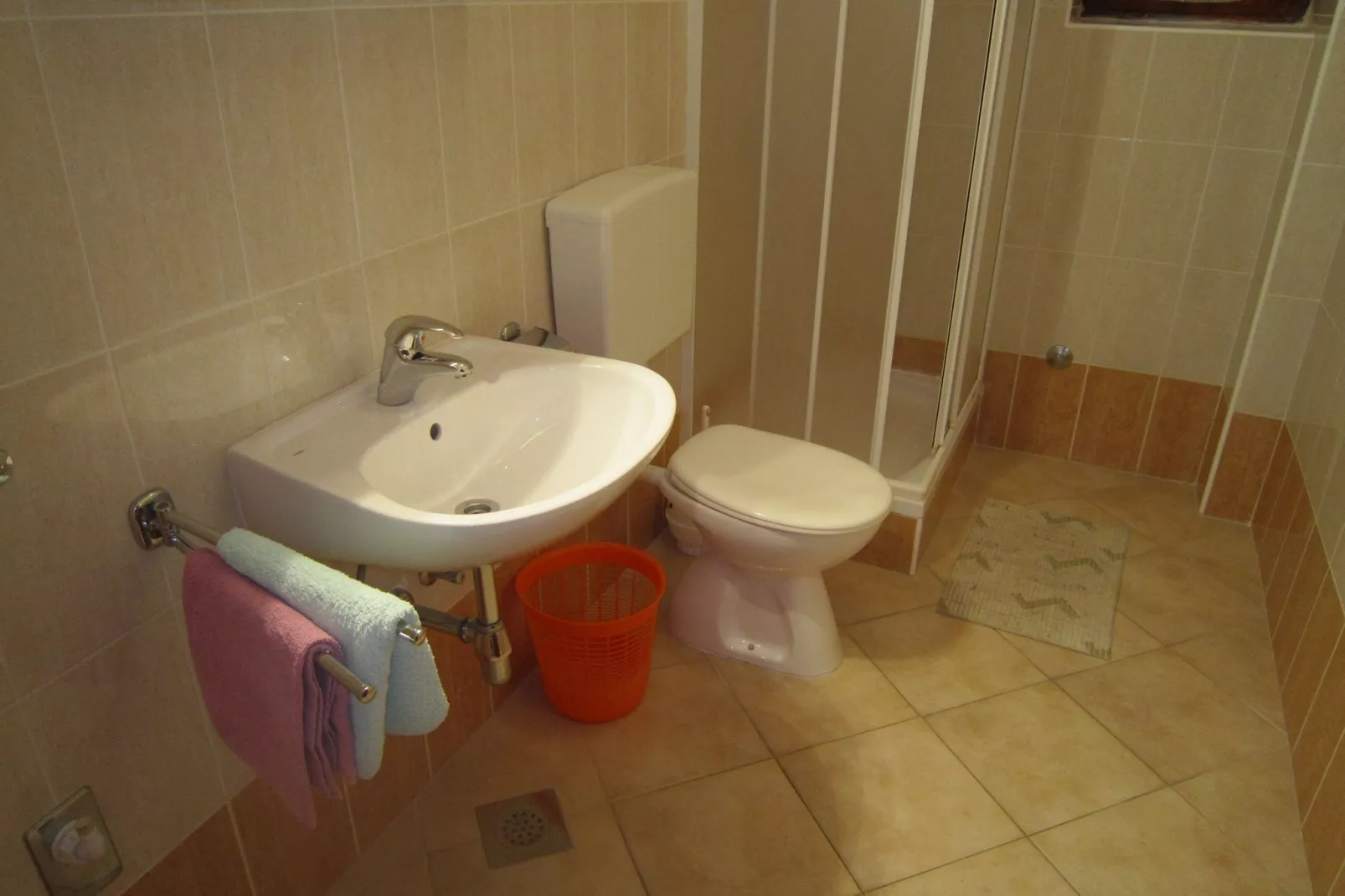 Prachtig appartement in Pag met zeezicht-Badkamer