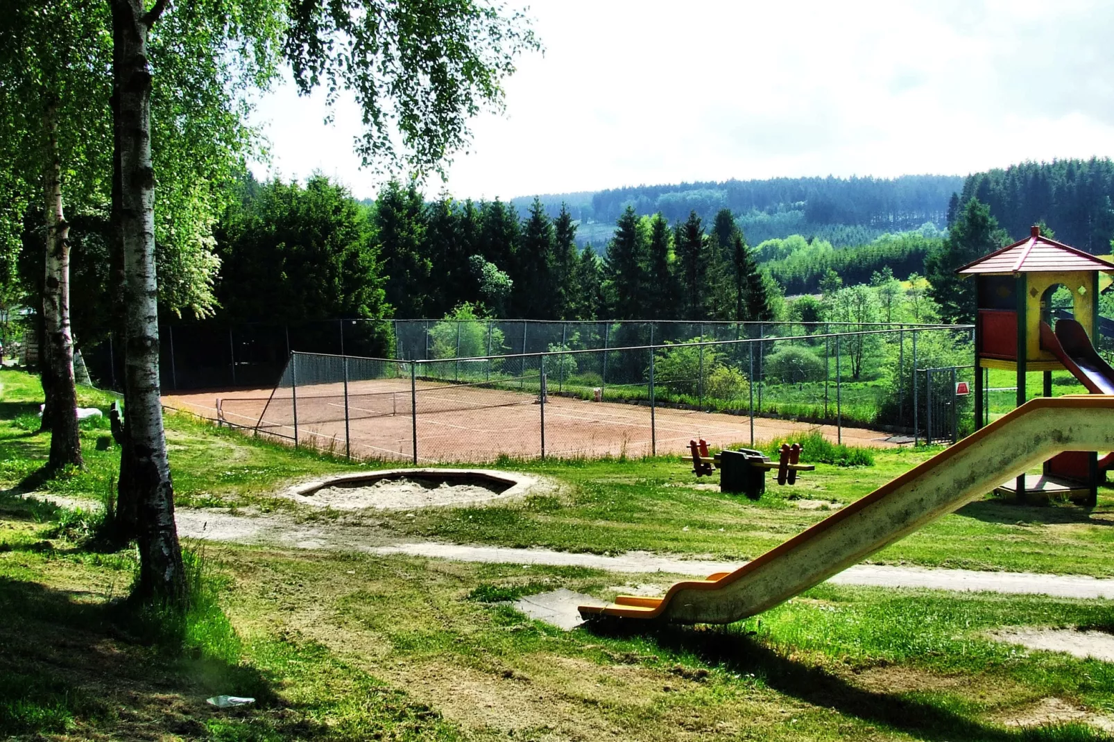 Mooi chalet op een camping, met verschillende terrassen en prachtig uitzicht-Parkfaciliteiten