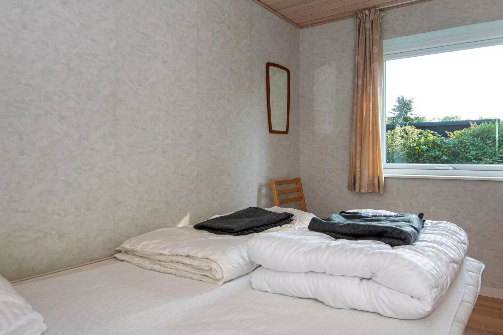 Rustig toevluchtsoord met spa and tuin-By Traum-Binnen