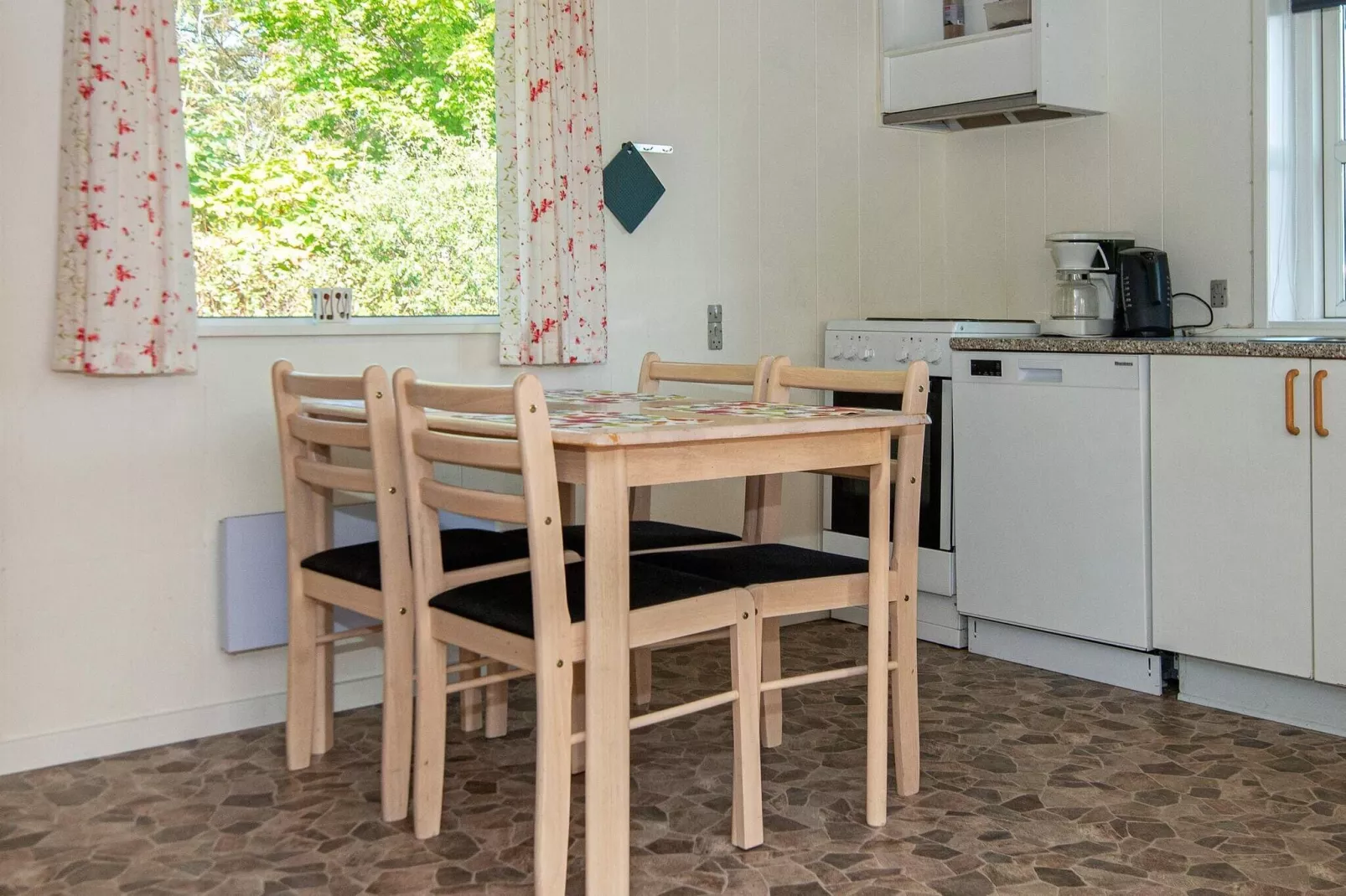 Rustig toevluchtsoord met spa and tuin-By Traum-Binnen