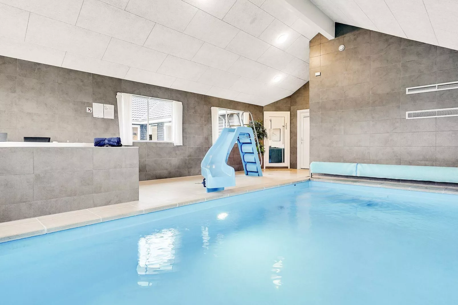 20 persoons vakantie huis in Stege-Zwembad