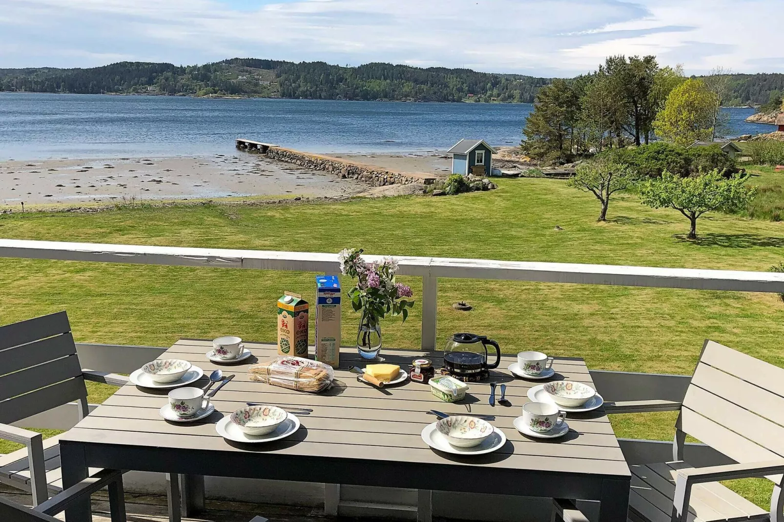 8 persoons vakantie huis in LJUNGSKILE-By Traum-Waterzicht