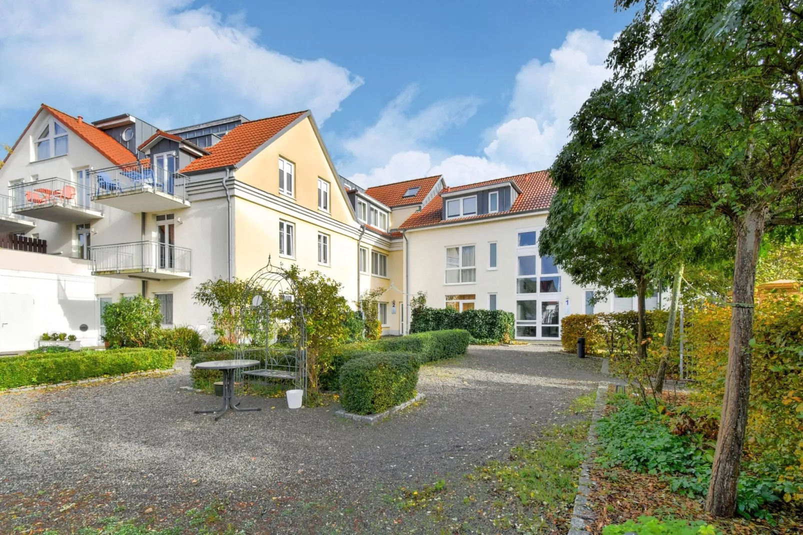 Modernes Appartement mit Terrasse auf der Insel Rügen-Buitenkant zomer