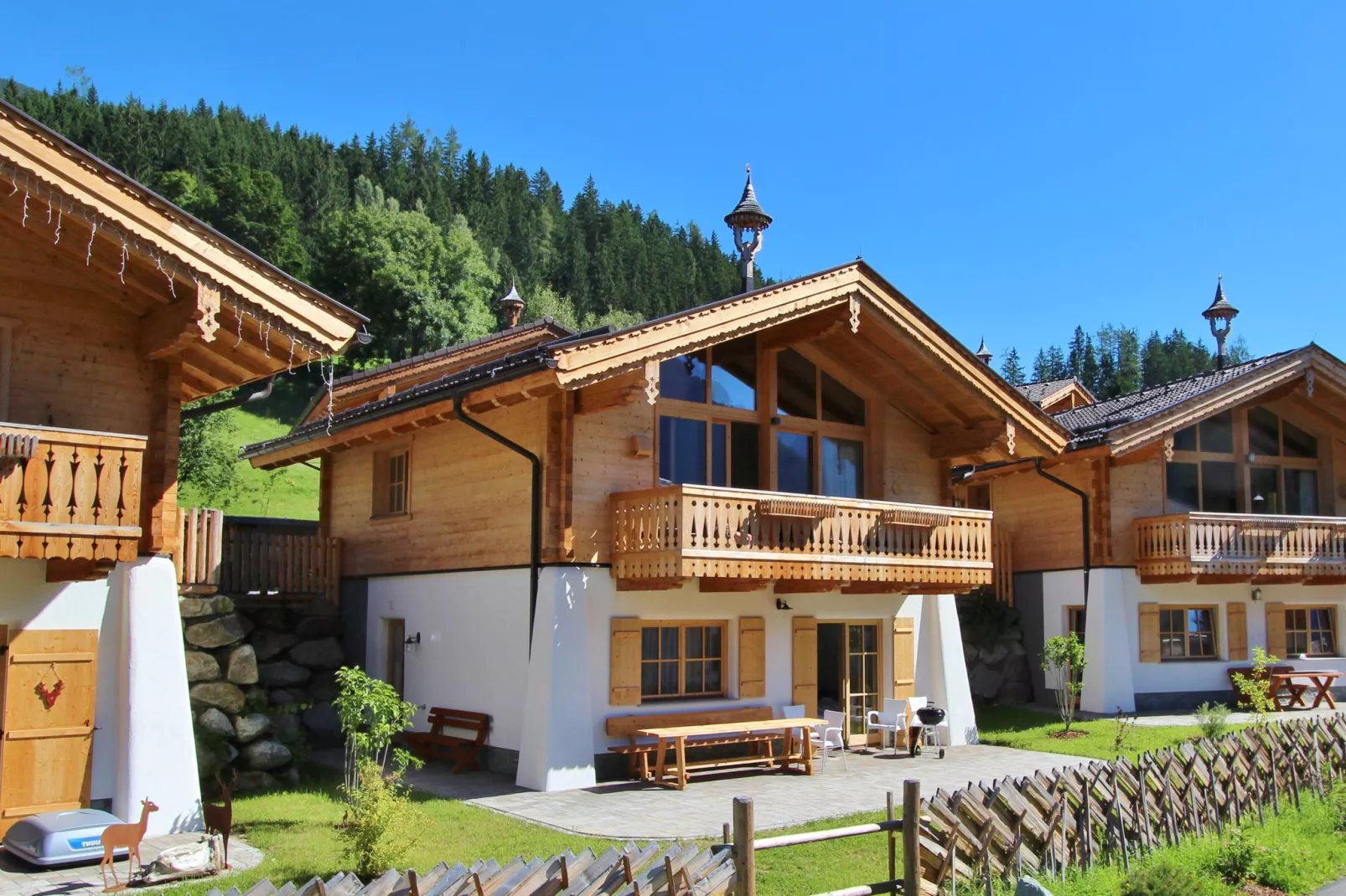 AlpenPura - Chalet Steinbock-Buitenkant zomer