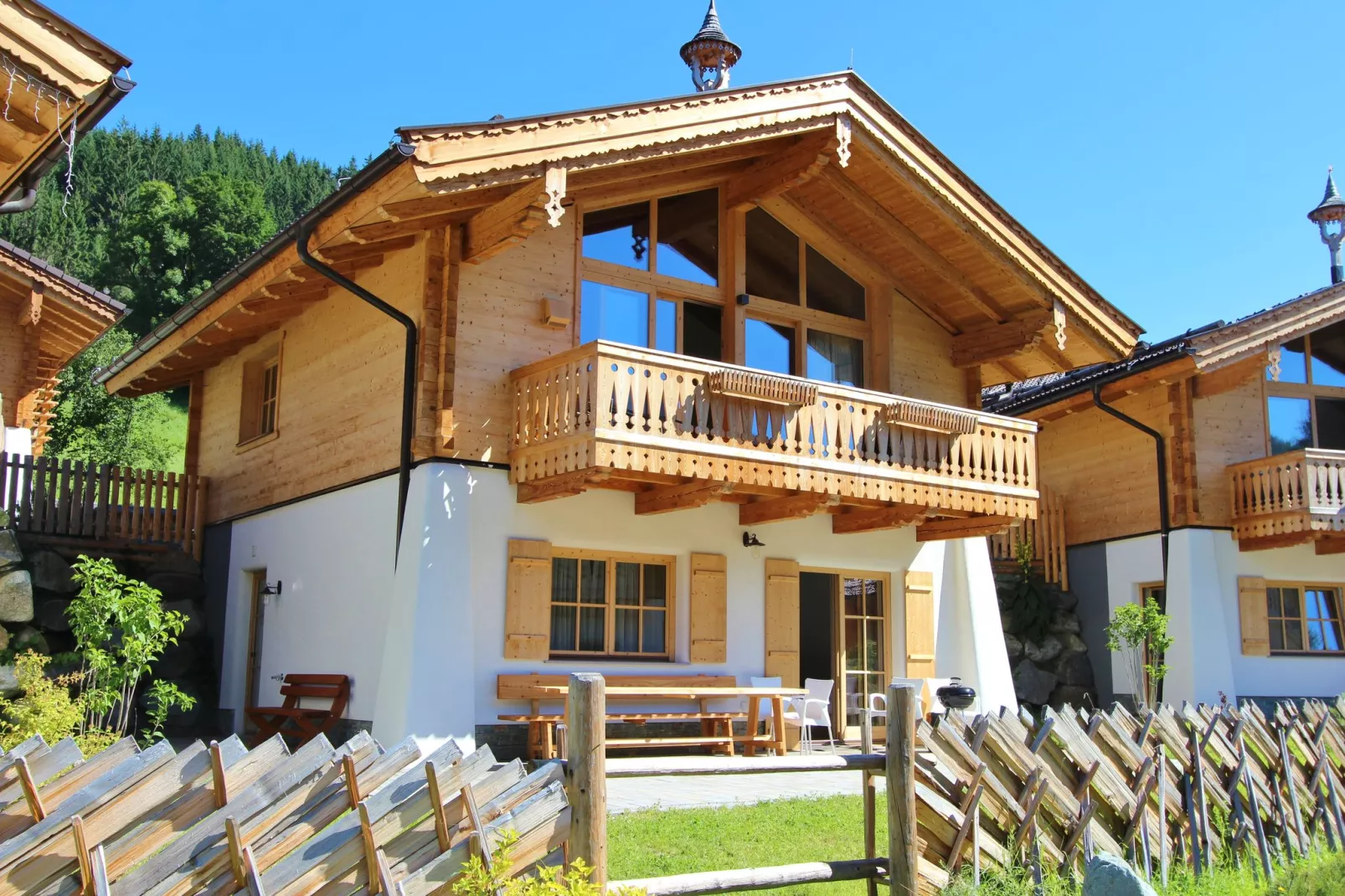 AlpenPura - Chalet Steinbock-Buitenkant zomer