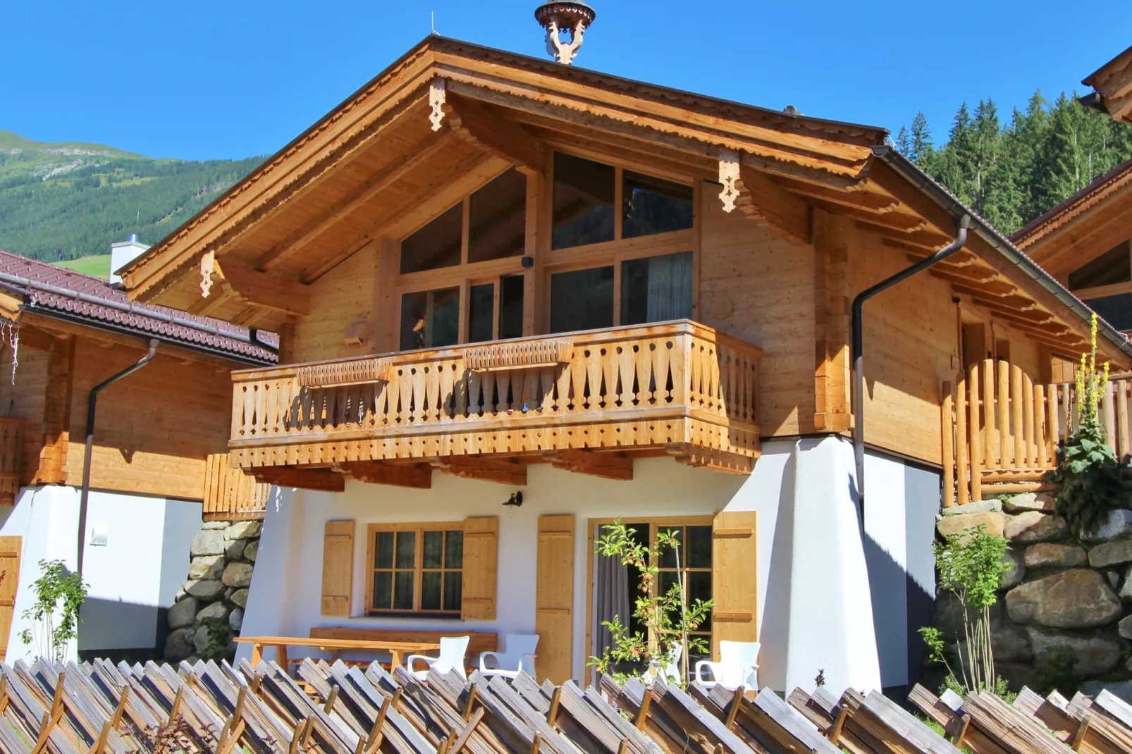 AlpenPura - Chalet Steinbock-Buitenkant zomer