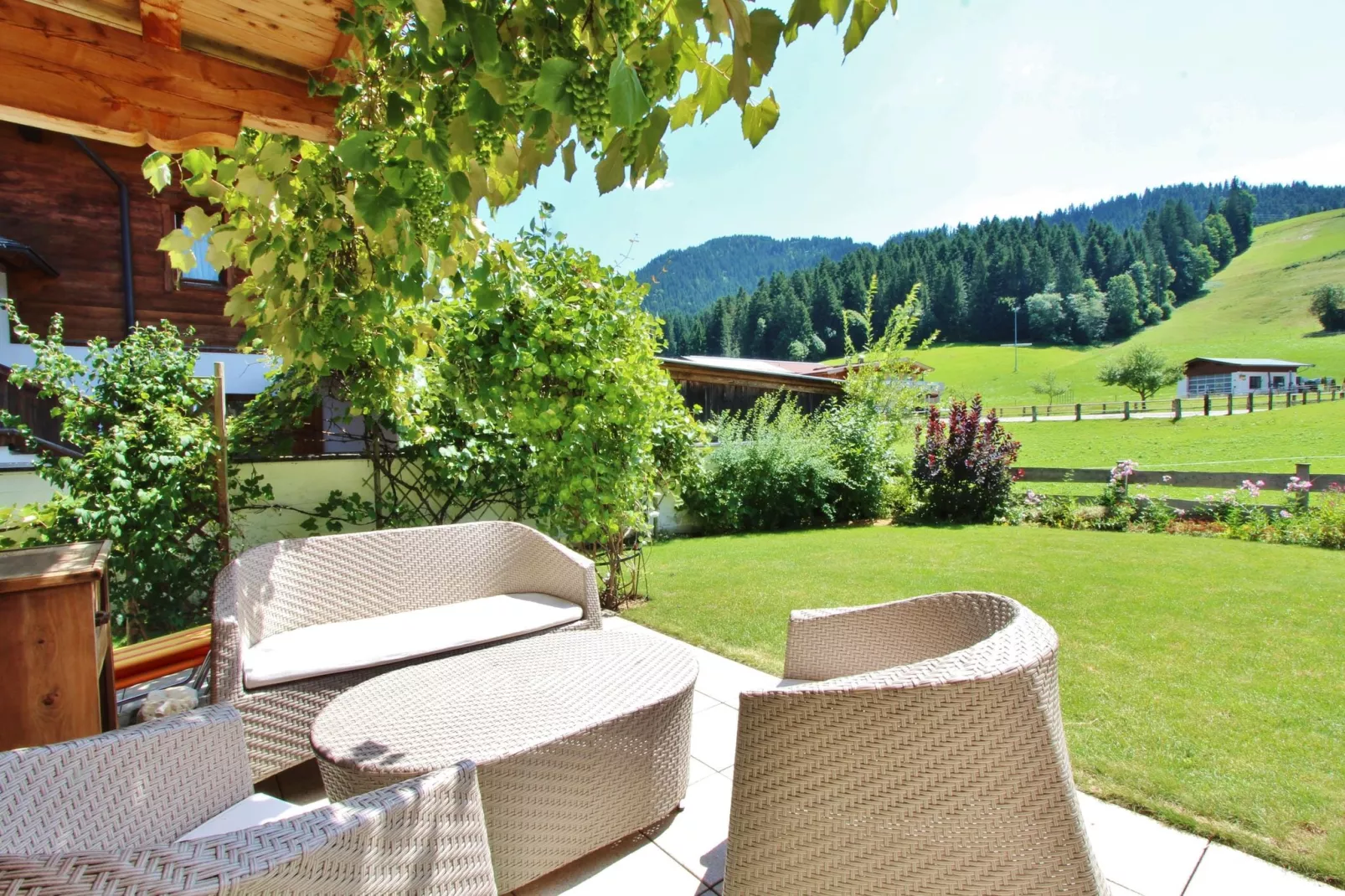 Chalet Kaiserliebe II-Tuinen zomer