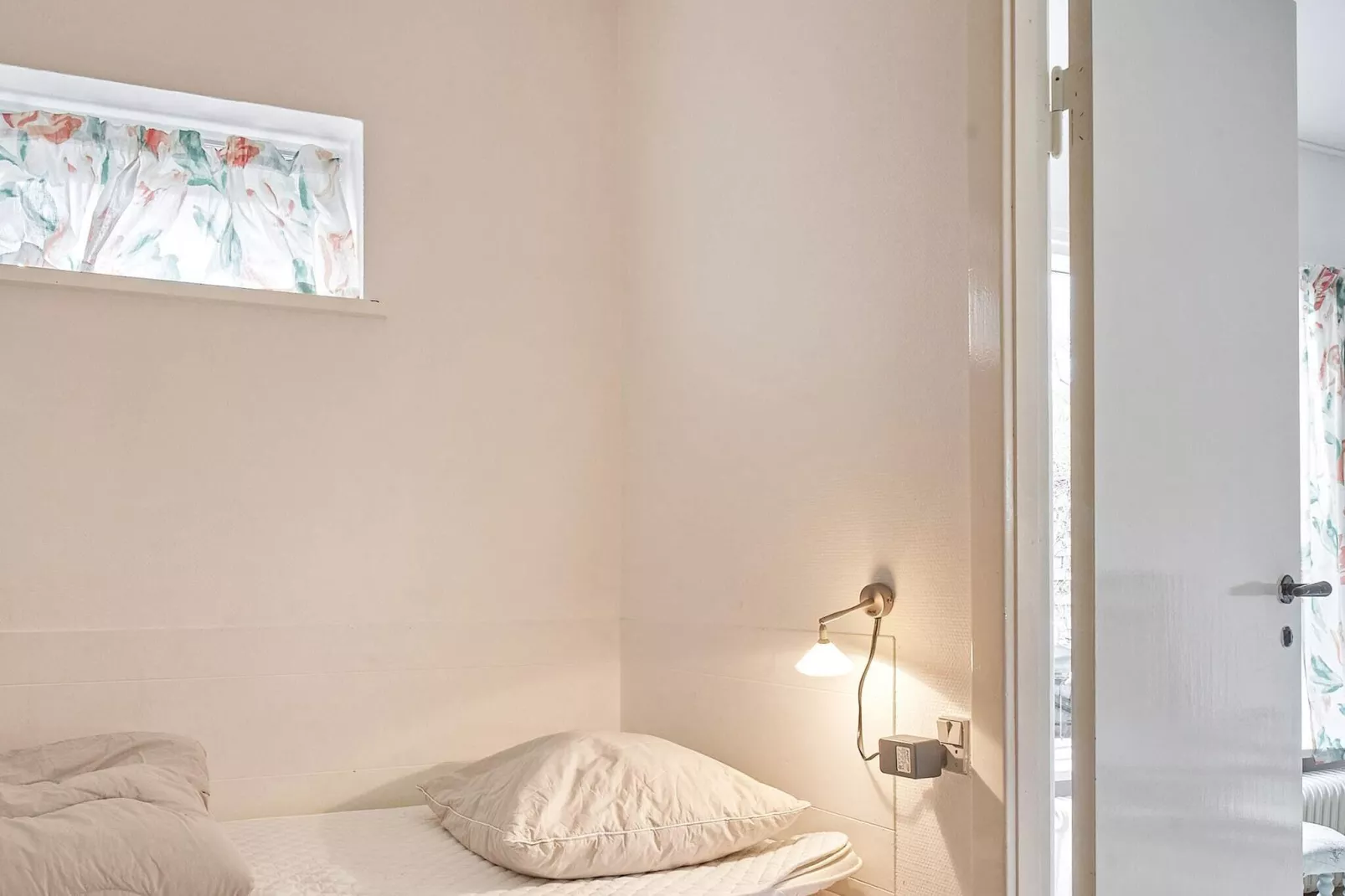 2 persoons vakantie huis in Aakirkeby-By Traum-Binnen