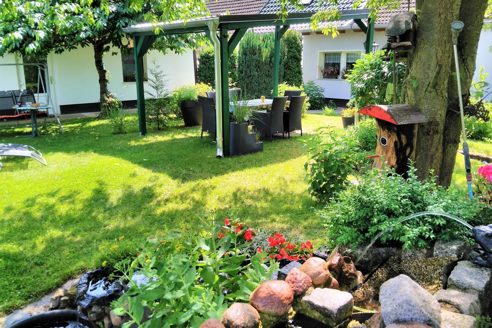 Ferienhaus Storchenblick-Buitenkant zomer