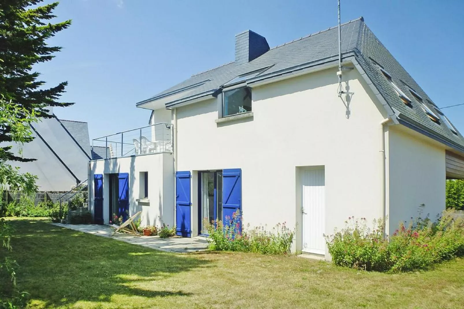 Holiday home Pordic-Buitenkant zomer