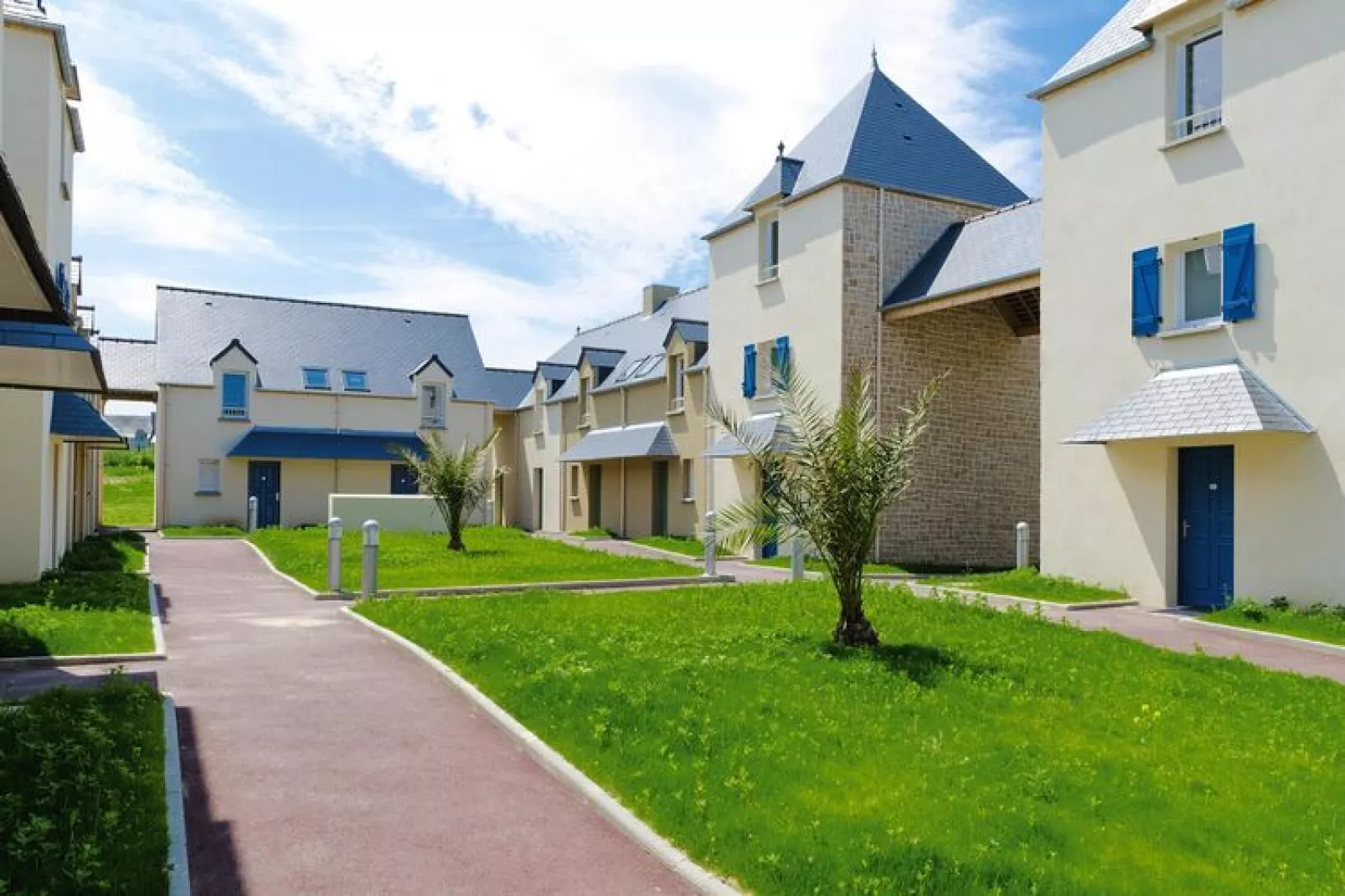 Residence Le Domaine des Mauriers St Malo // T2/4 pers-Buitenkant zomer
